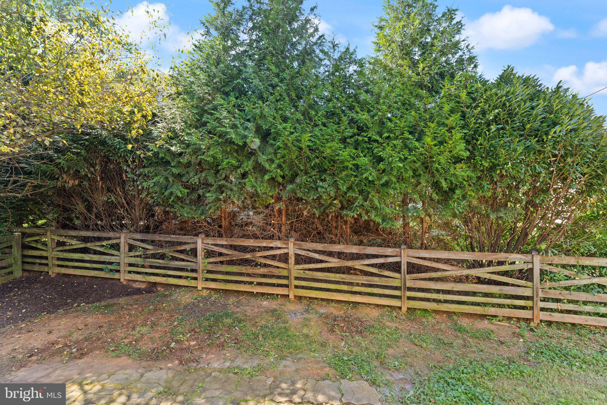 16 WORTHINGTON COURT