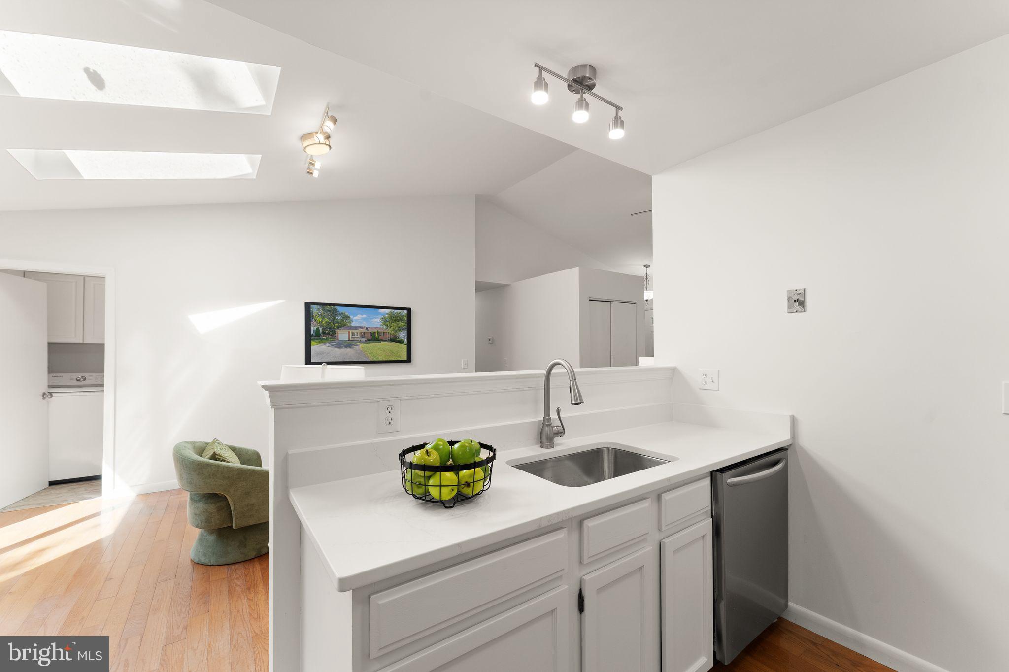 16 WORTHINGTON COURT