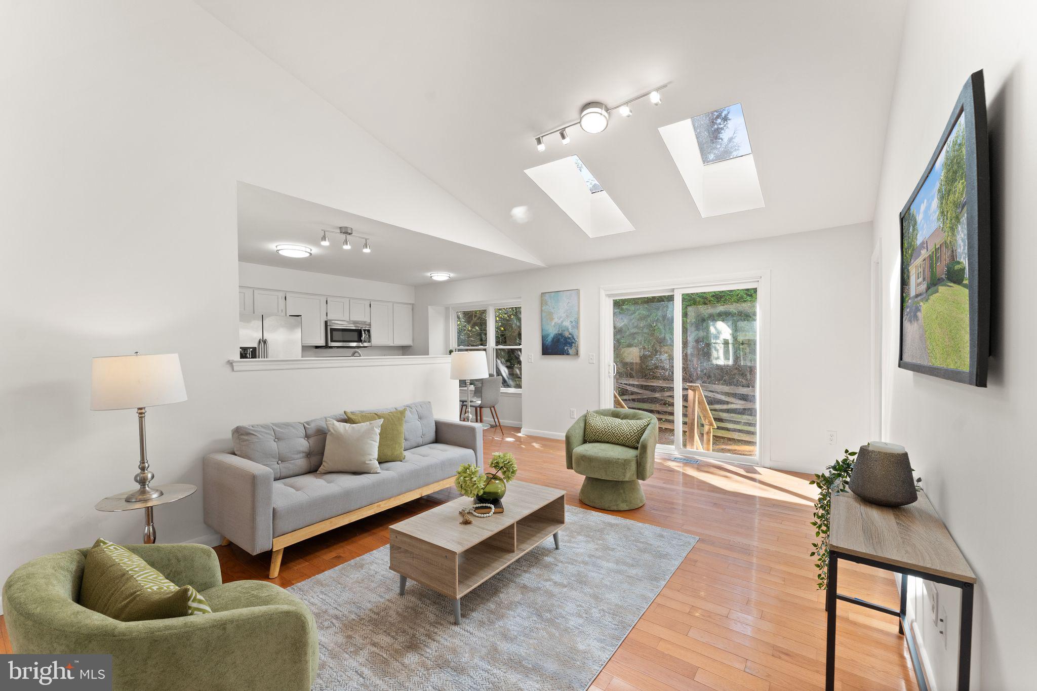 16 WORTHINGTON COURT