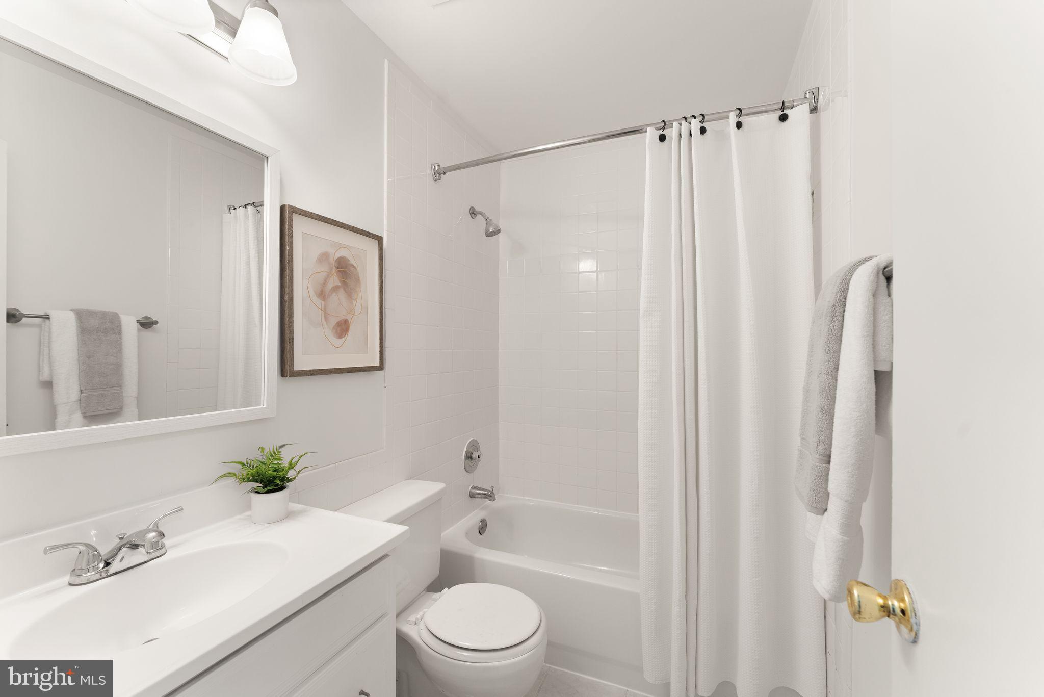 16 WORTHINGTON COURT