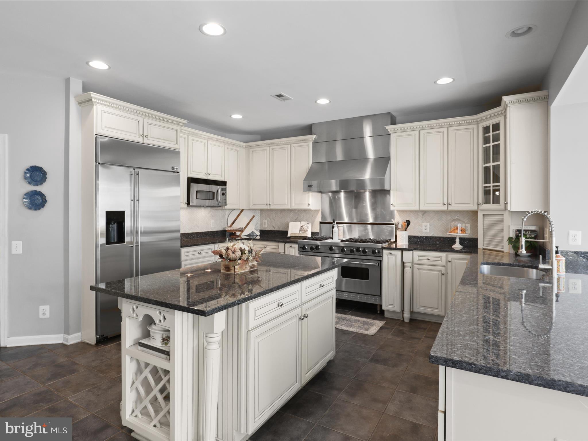 43769 CHURCHILL GLEN DRIVE