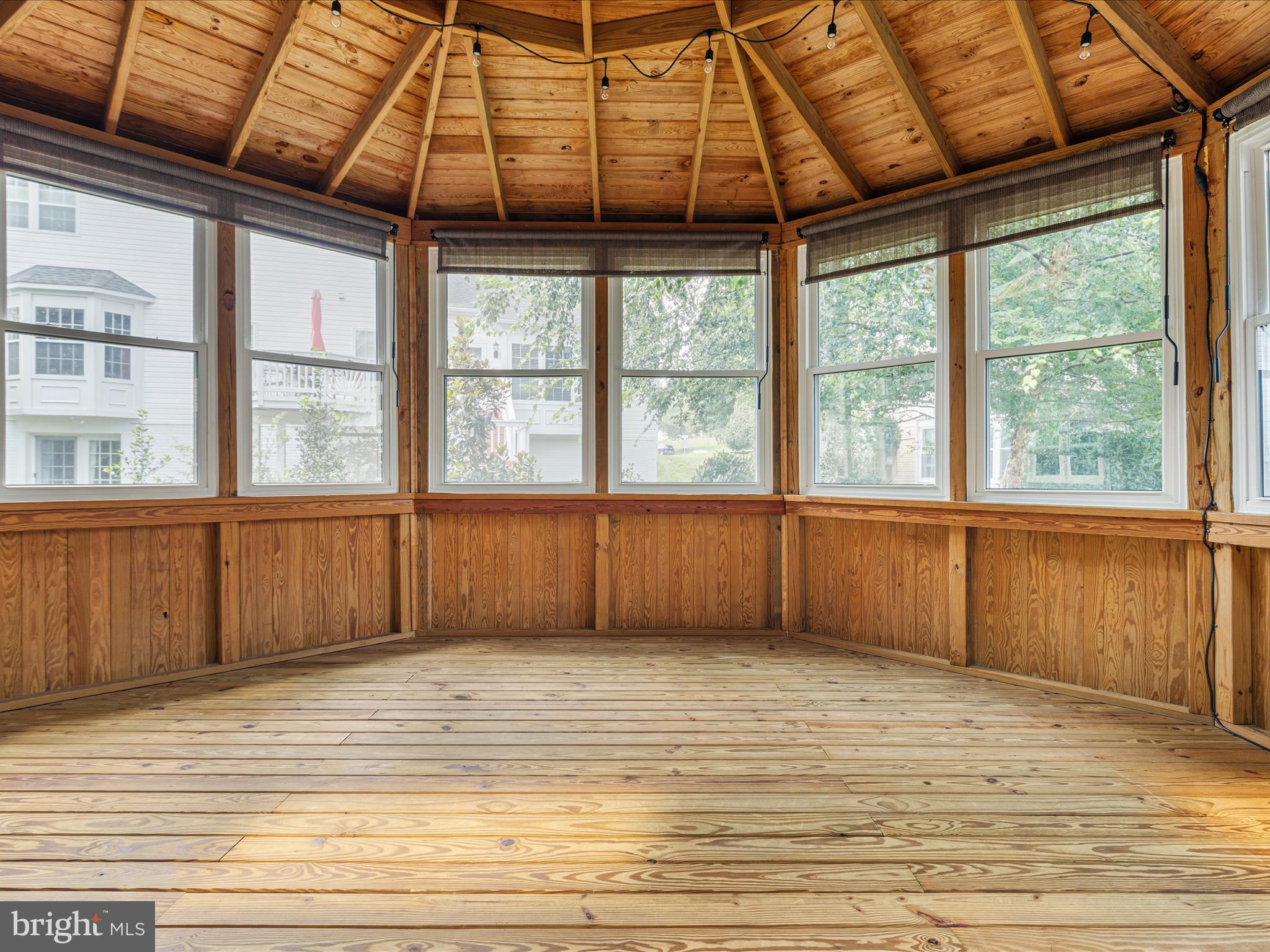 20607 WOODMERE COURT