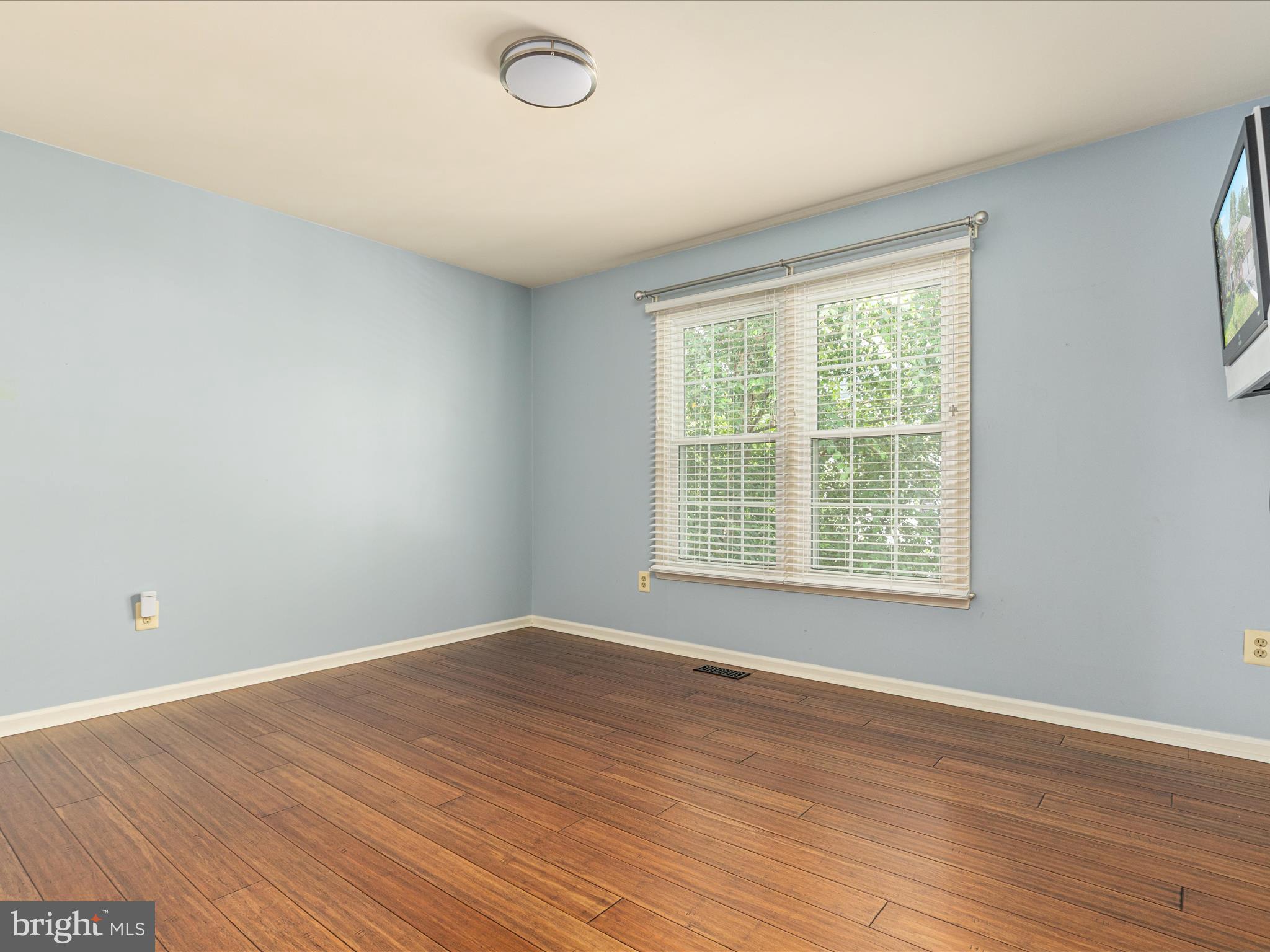 20607 WOODMERE COURT