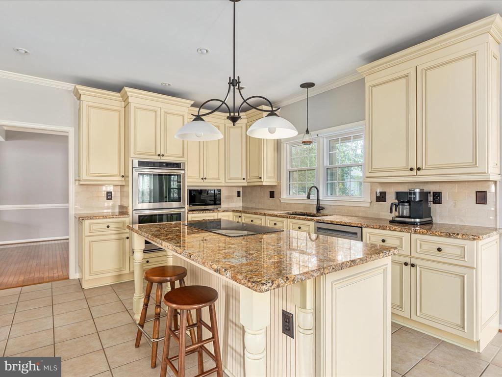 20607 WOODMERE COURT