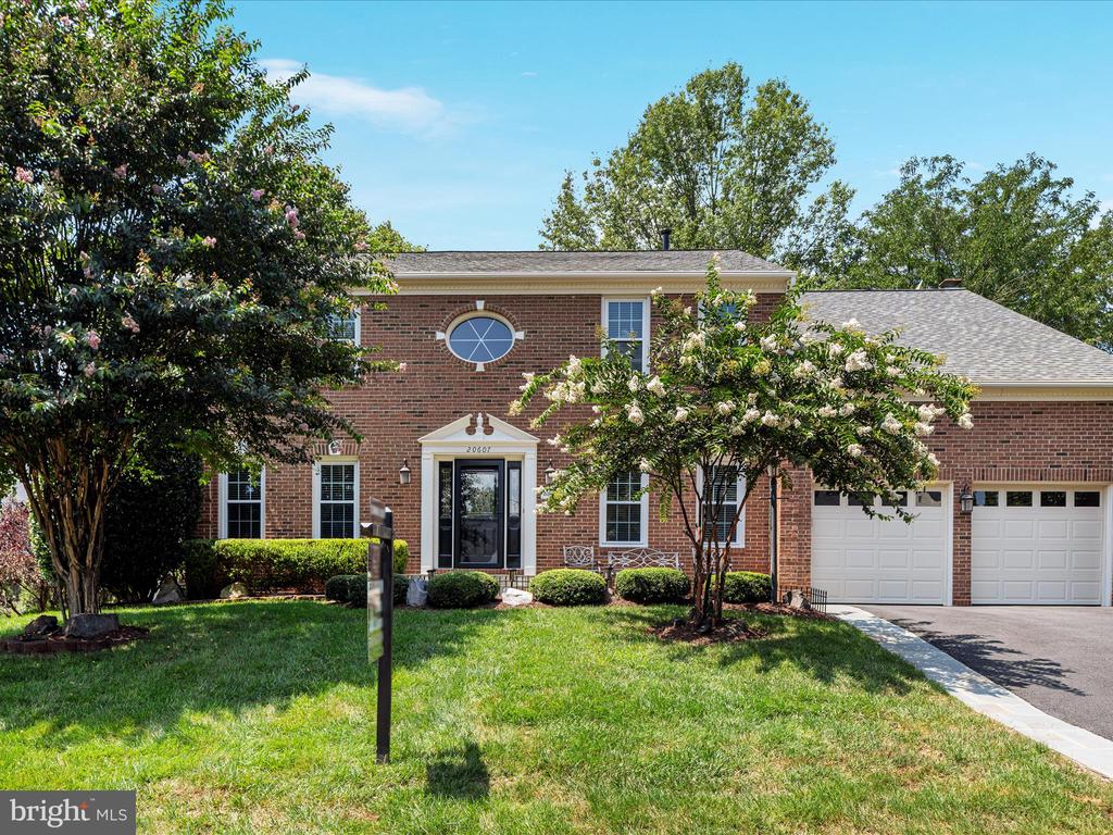 20607 WOODMERE COURT