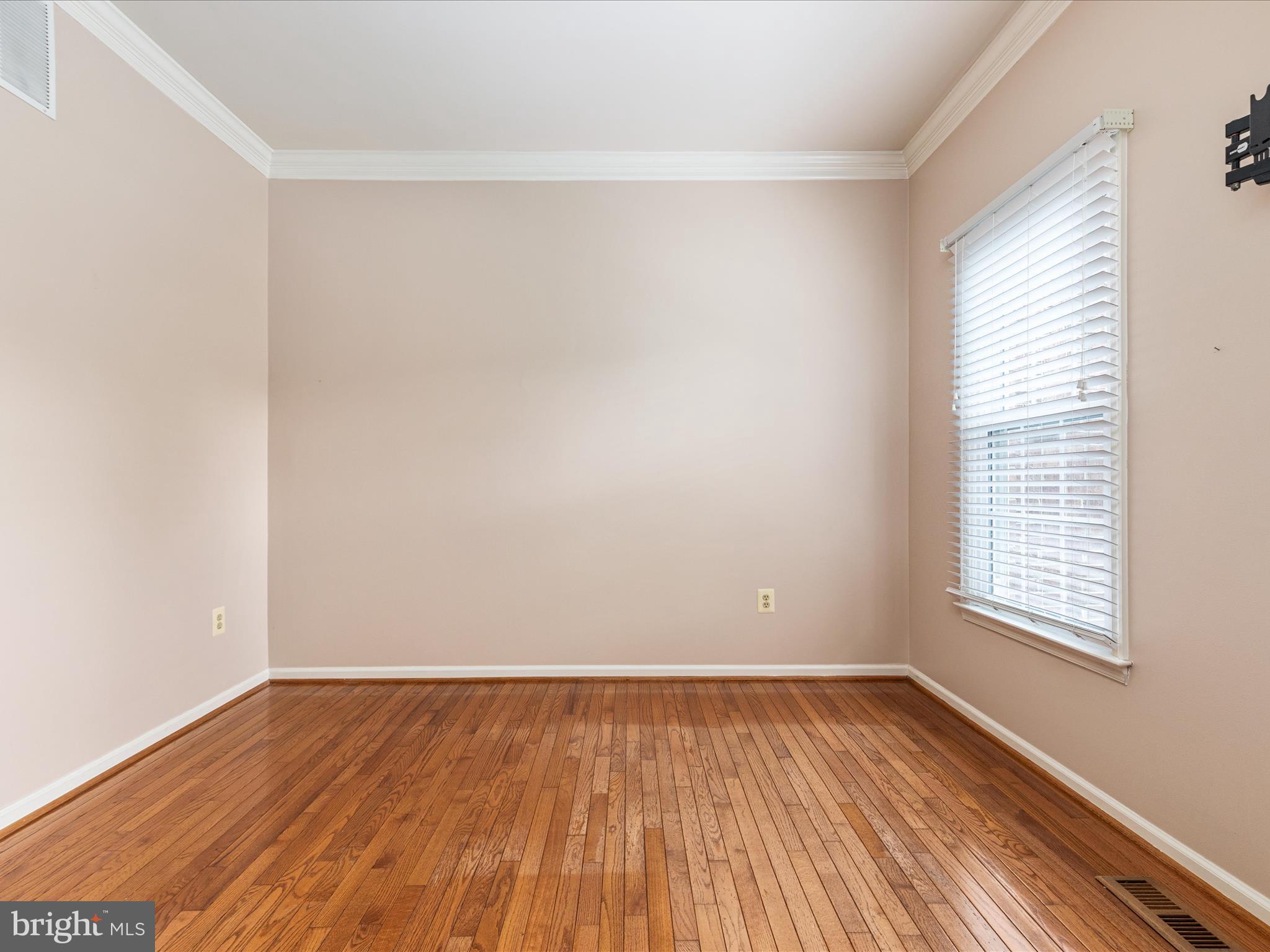 20607 WOODMERE COURT