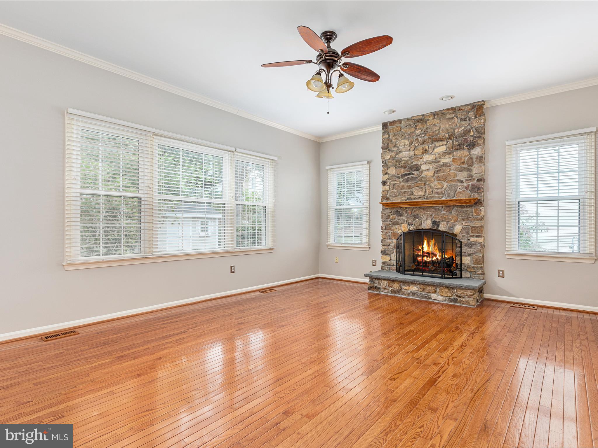 20607 WOODMERE COURT