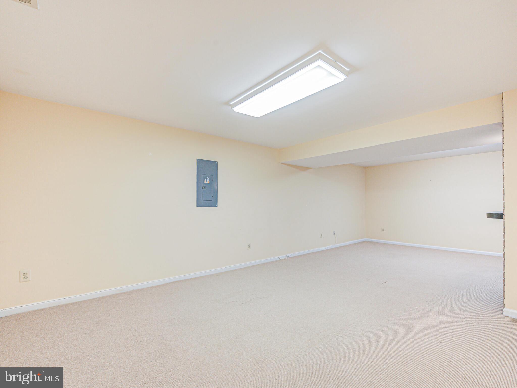 817 SANTMYER DRIVE SE