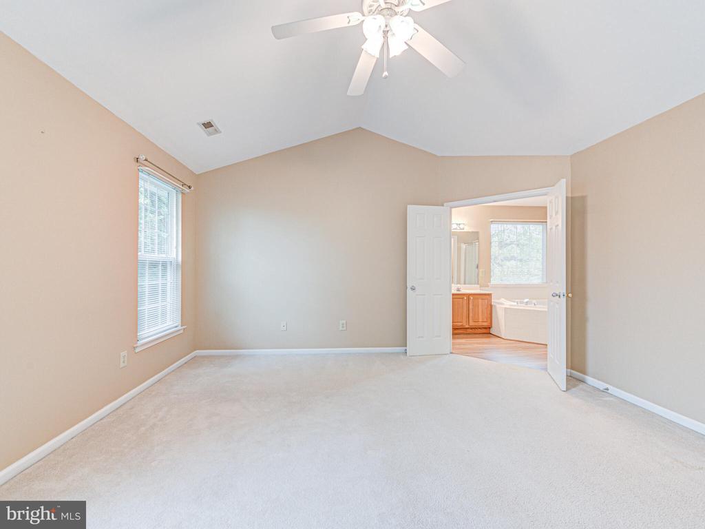 817 SANTMYER DRIVE SE