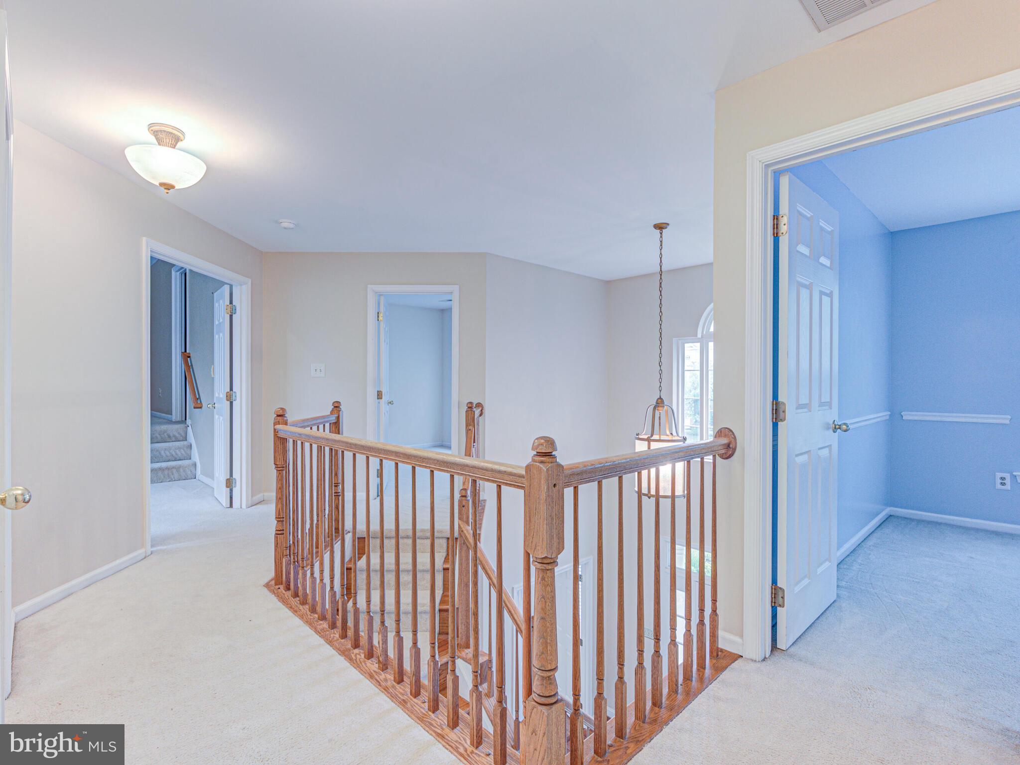 817 SANTMYER DRIVE SE