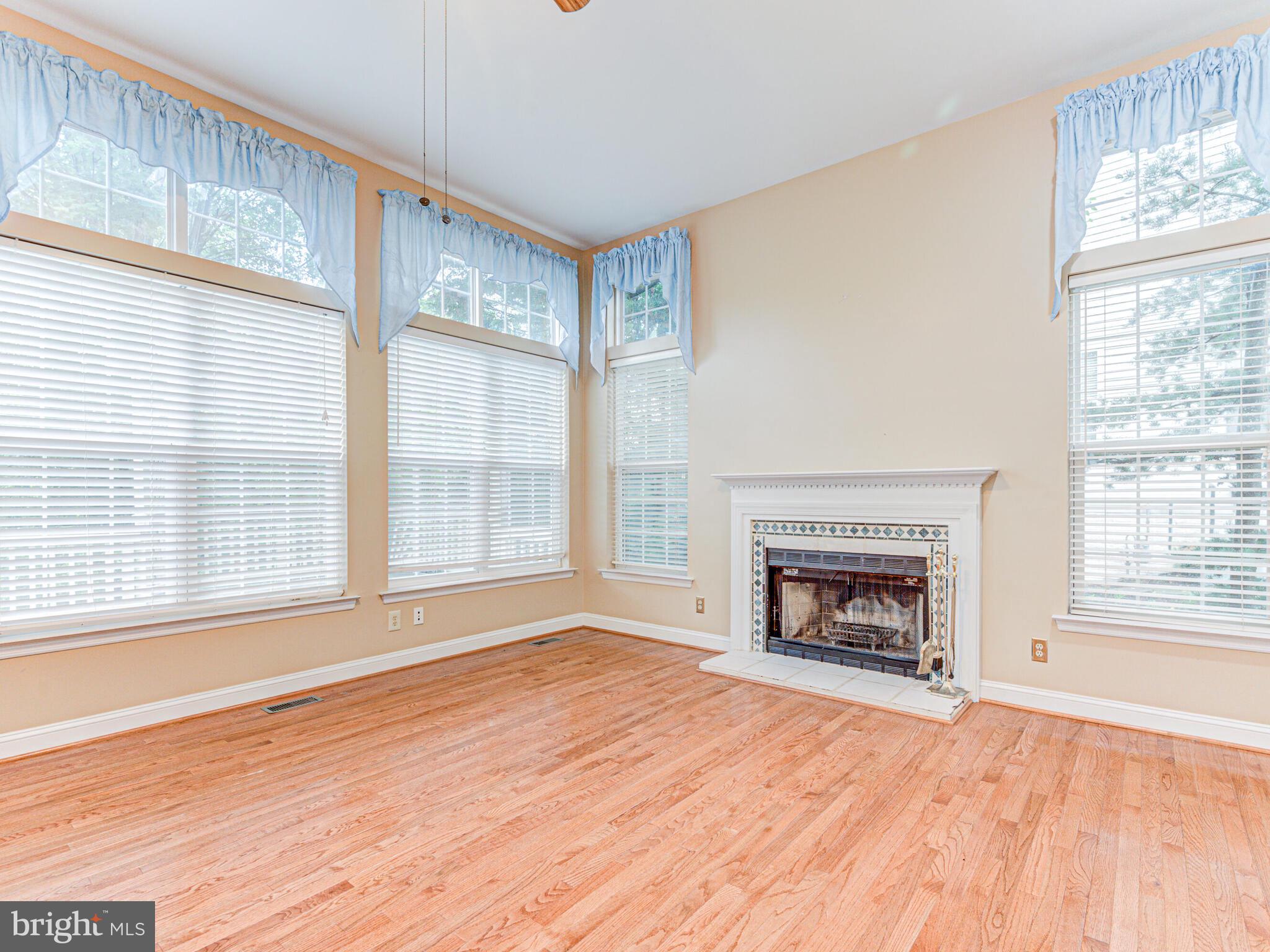 817 SANTMYER DRIVE SE