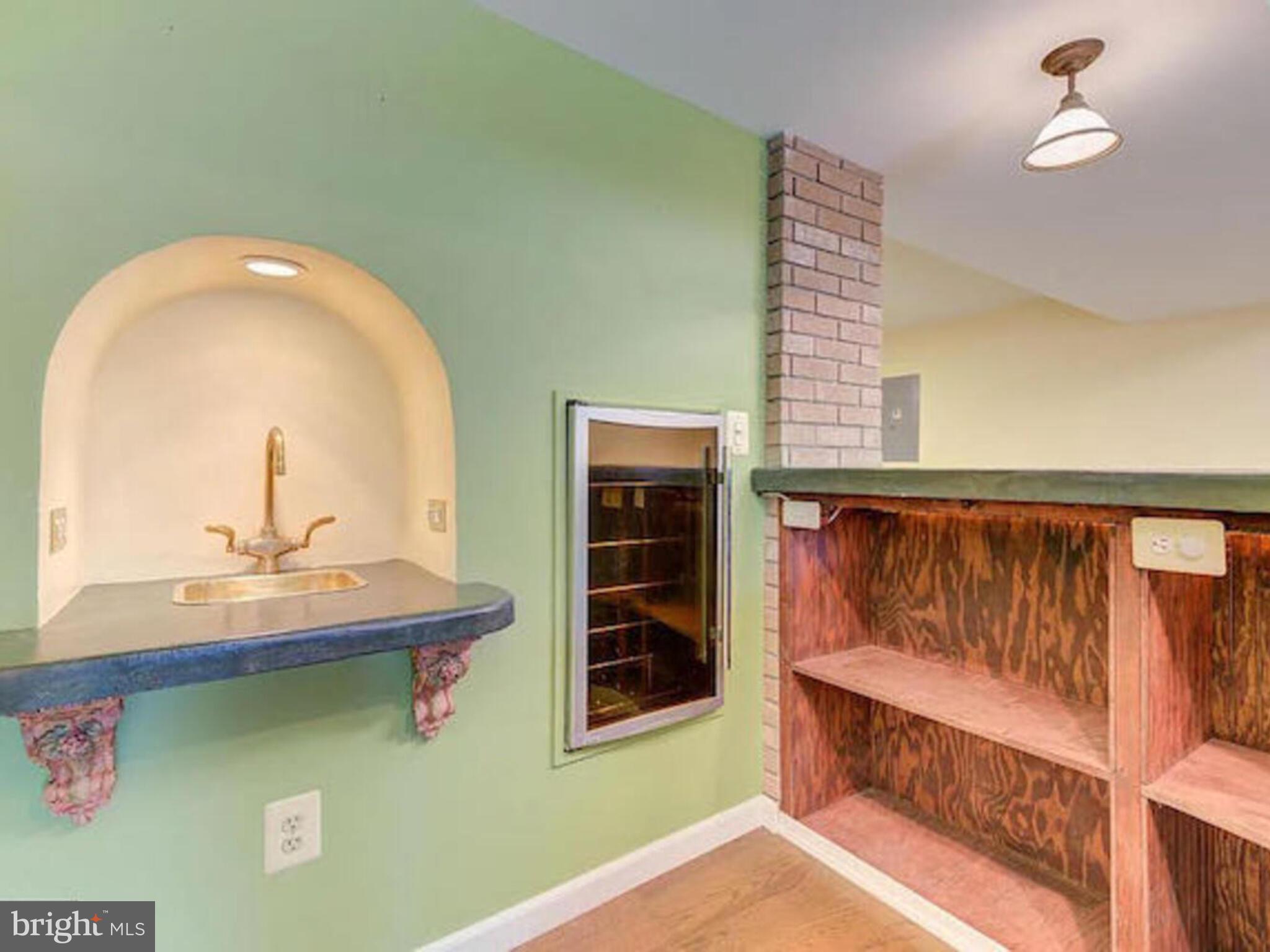 817 SANTMYER DRIVE SE