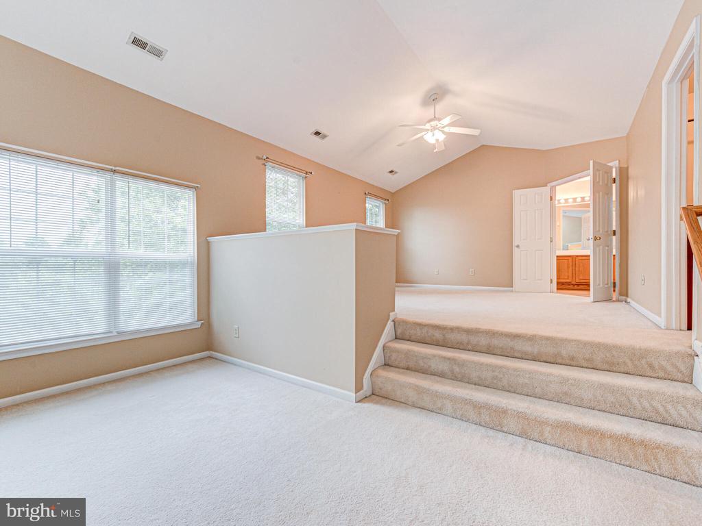 817 SANTMYER DRIVE SE
