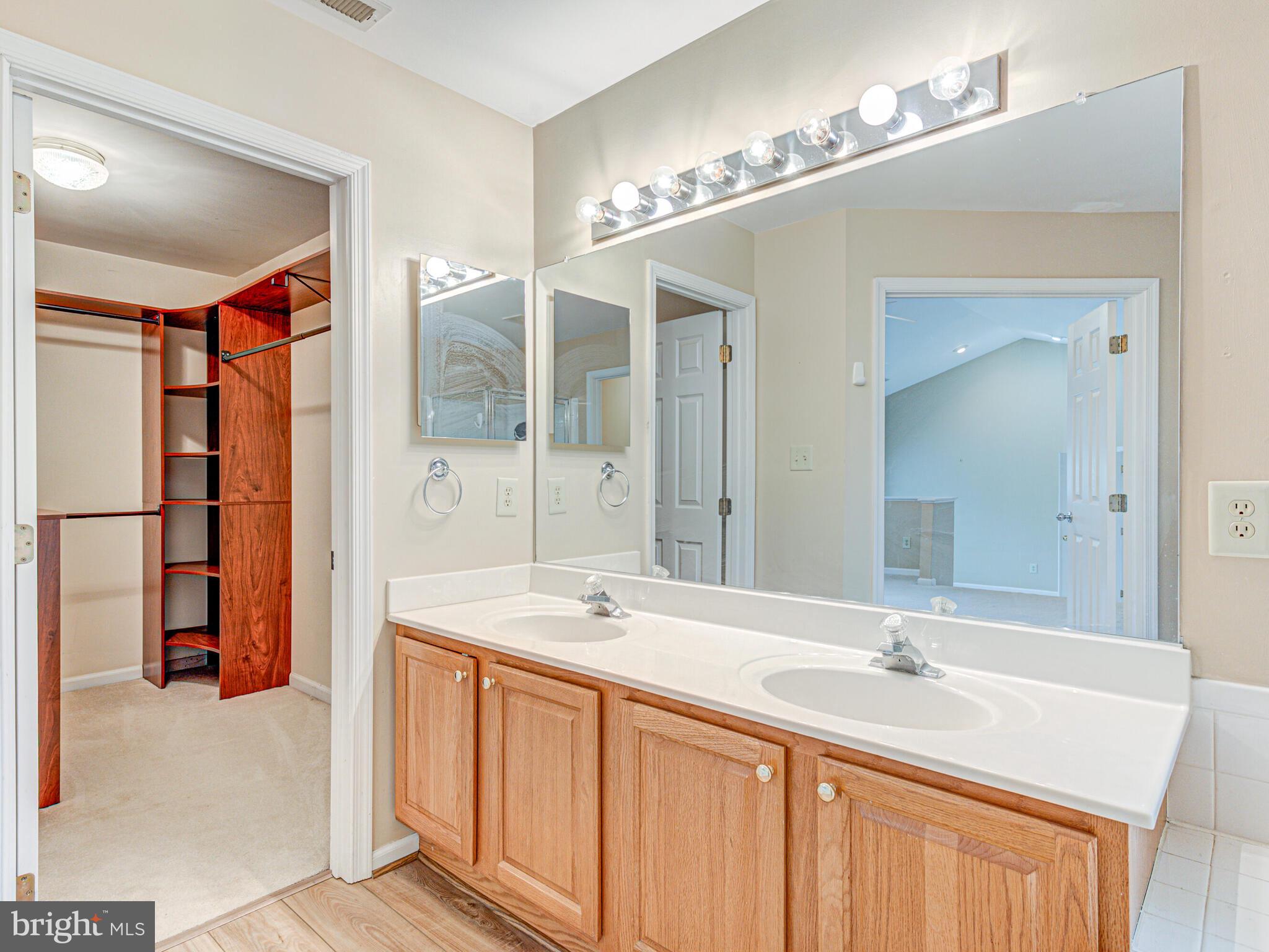 817 SANTMYER DRIVE SE