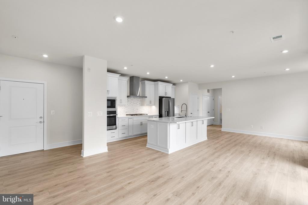 23640 BOLTON CRESCENT TERRACE 13-306