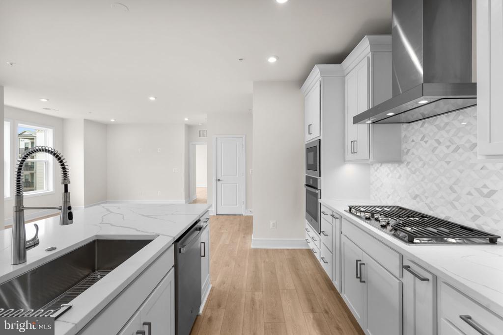 23640 BOLTON CRESCENT TERRACE 13-306