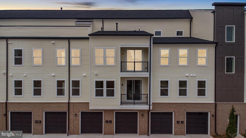 23640 BOLTON CRESCENT TERRACE 13-306