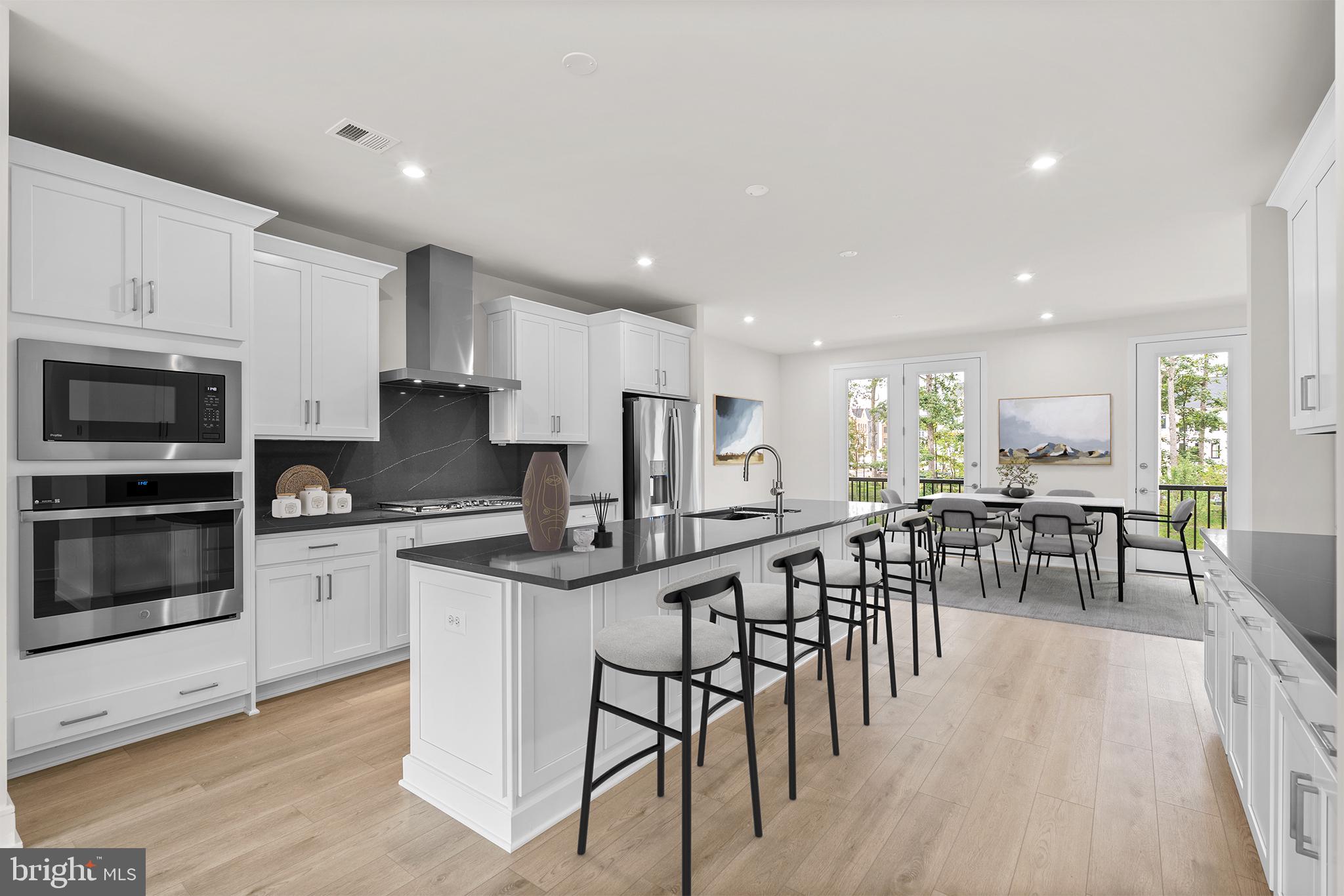 42227 SHINING STAR SQUARE