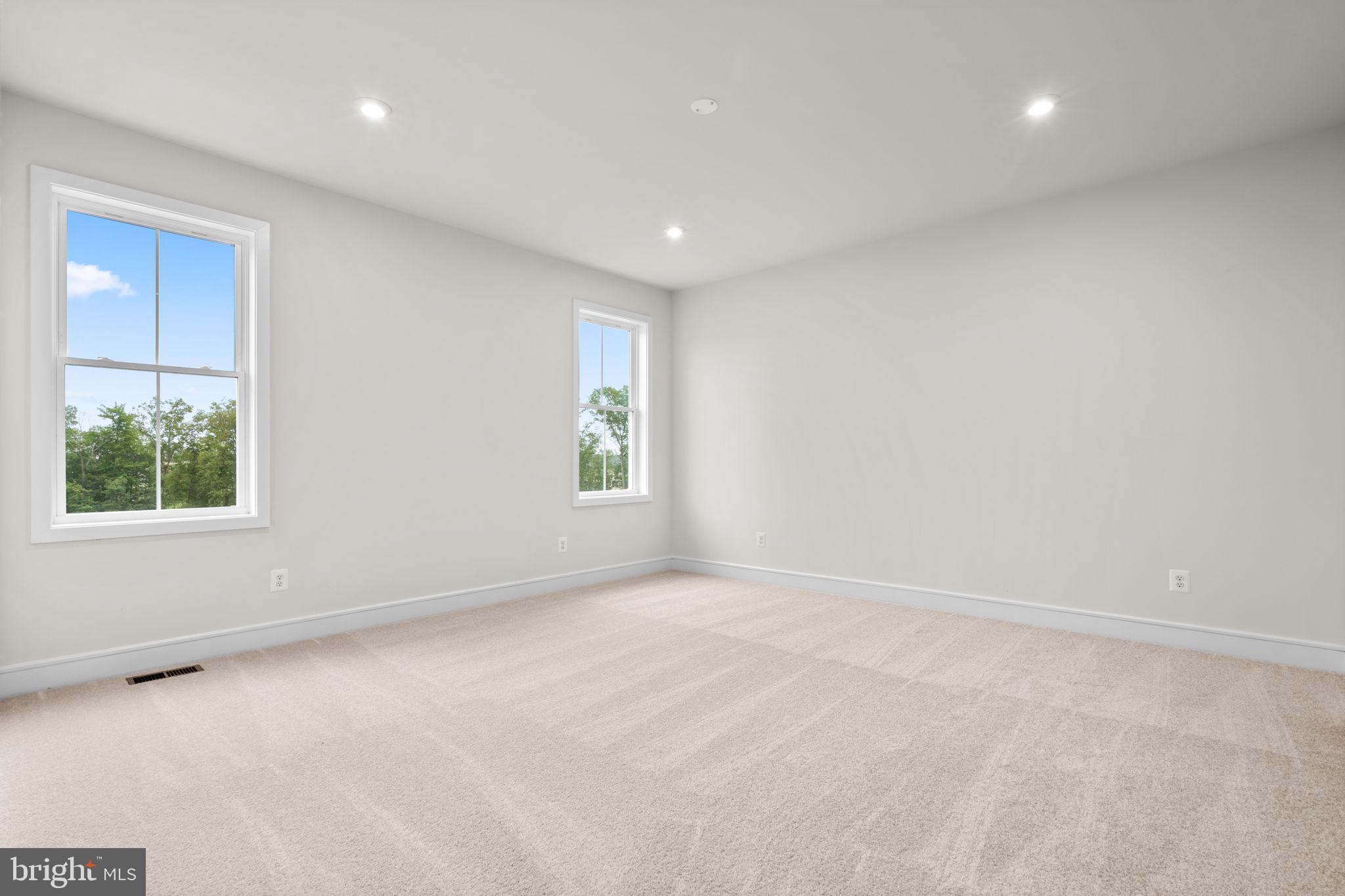 42227 SHINING STAR SQUARE