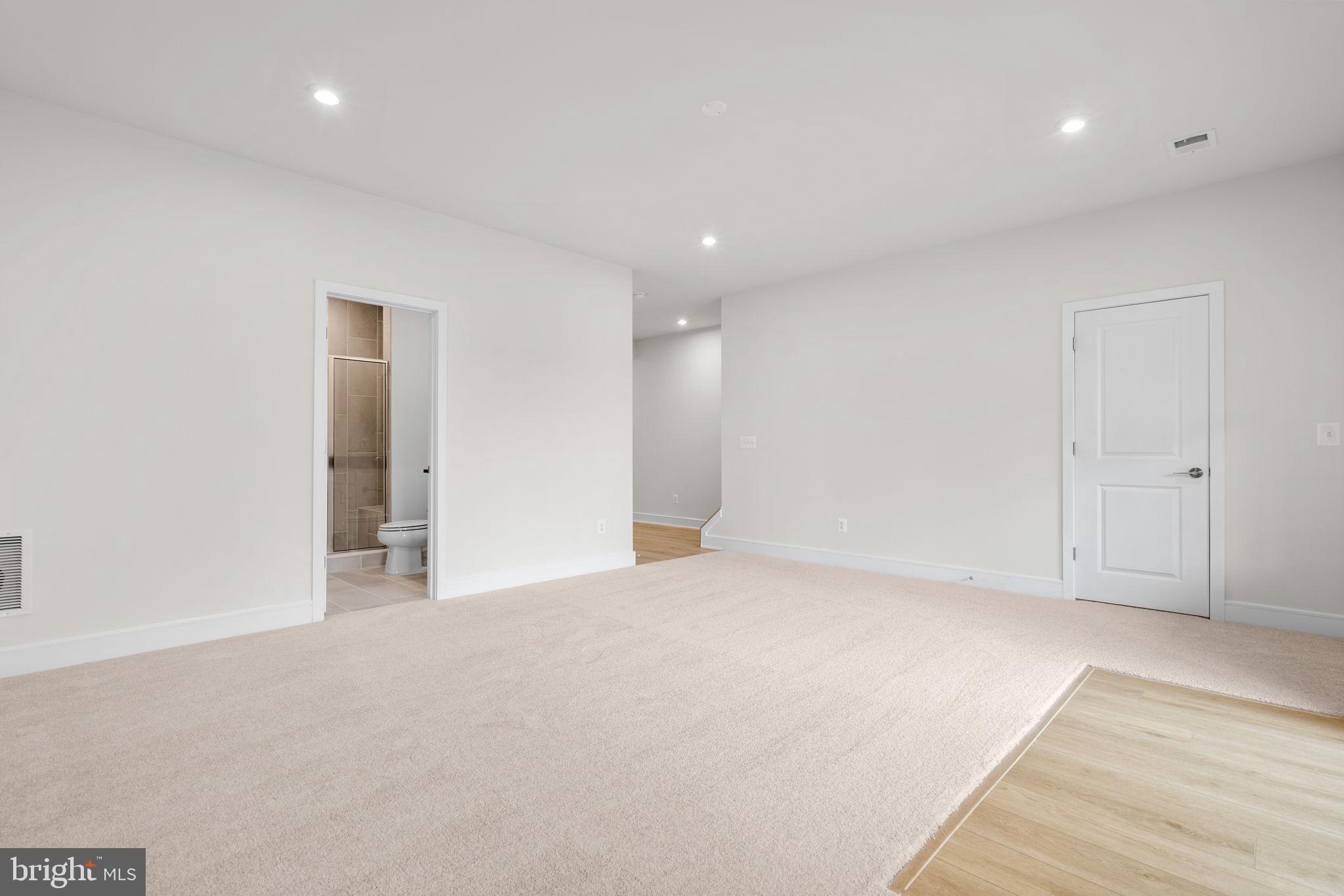 42227 SHINING STAR SQUARE