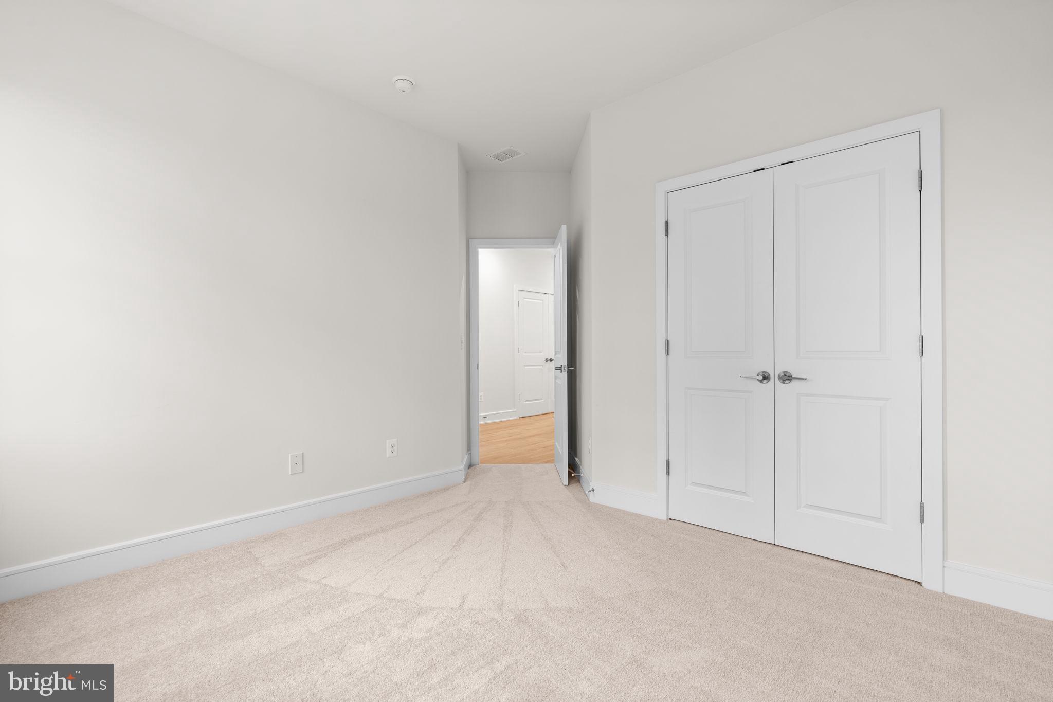 42227 SHINING STAR SQUARE