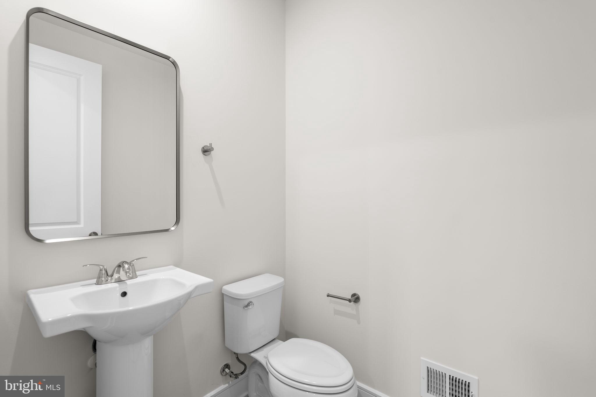 42227 SHINING STAR SQUARE