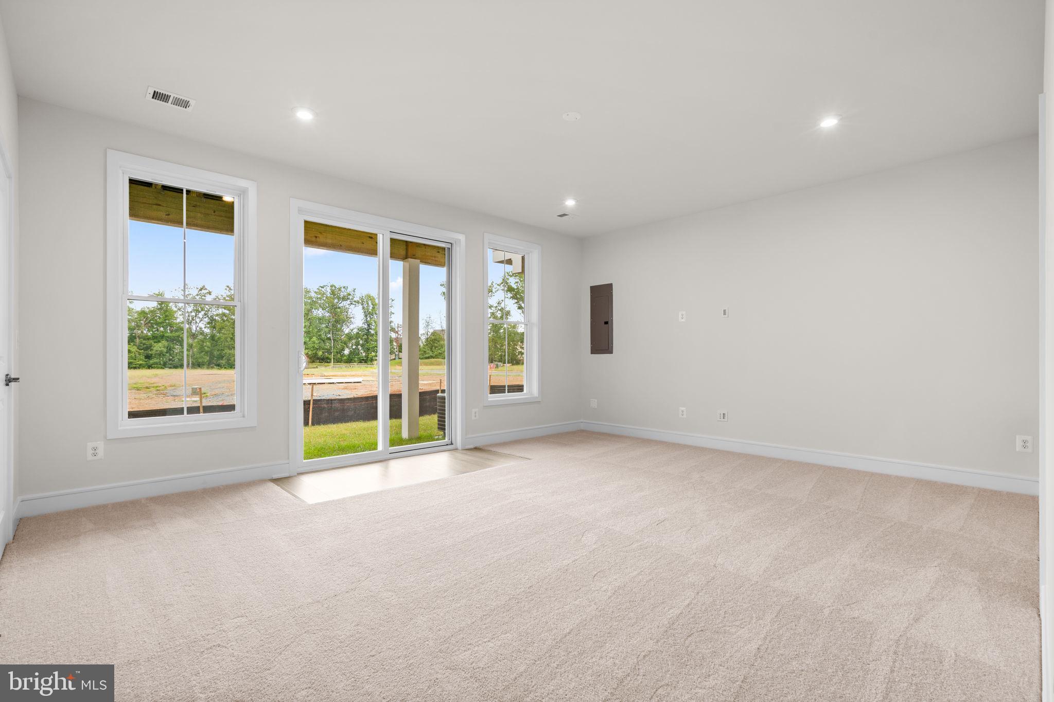 42227 SHINING STAR SQUARE