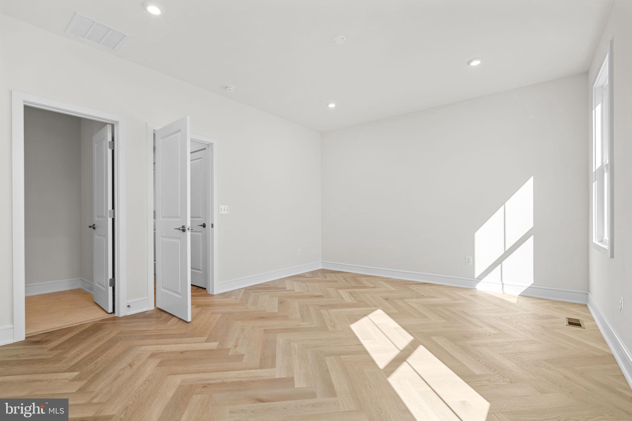 42125 PICASSO SQUARE