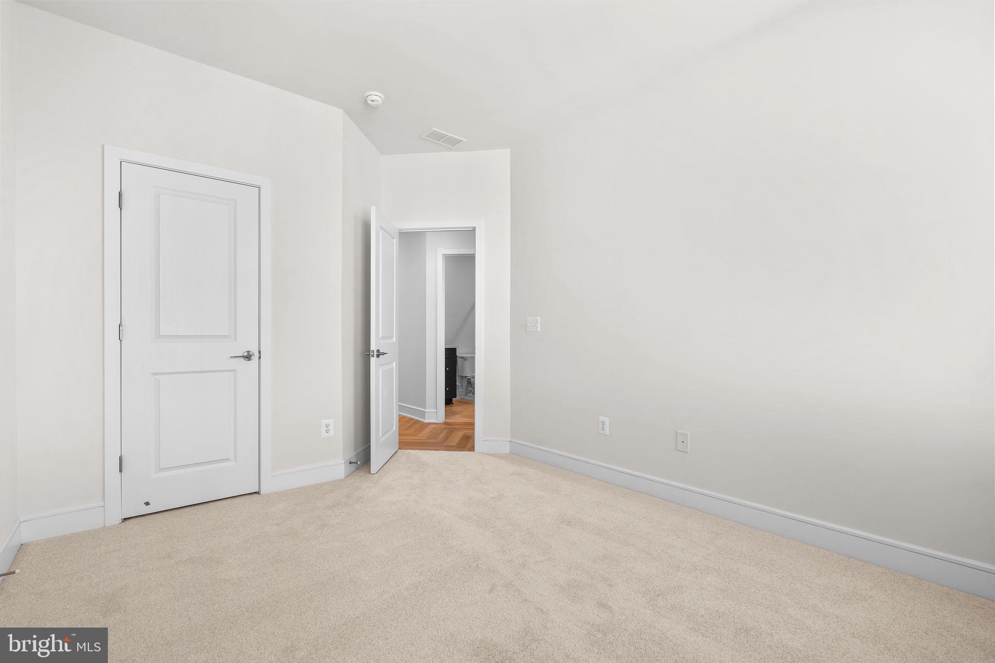 42125 PICASSO SQUARE