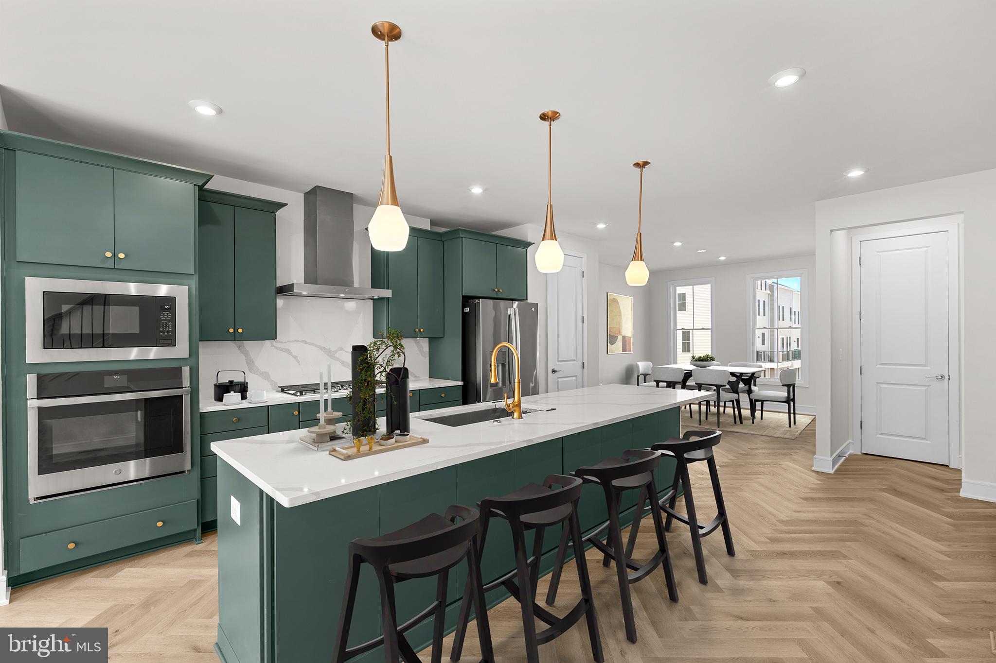 42125 PICASSO SQUARE