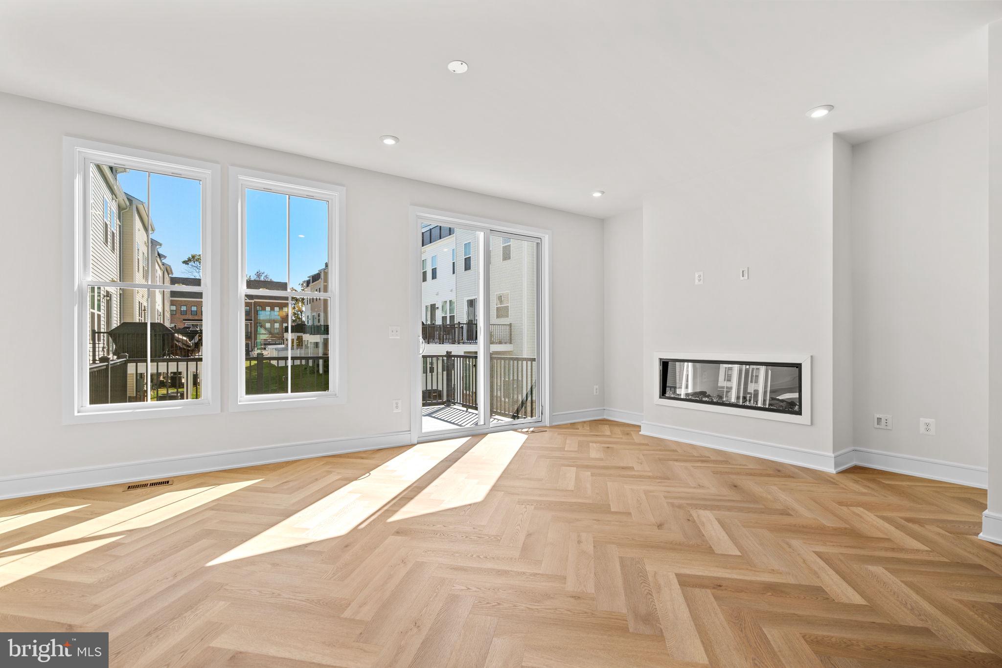 42125 PICASSO SQUARE