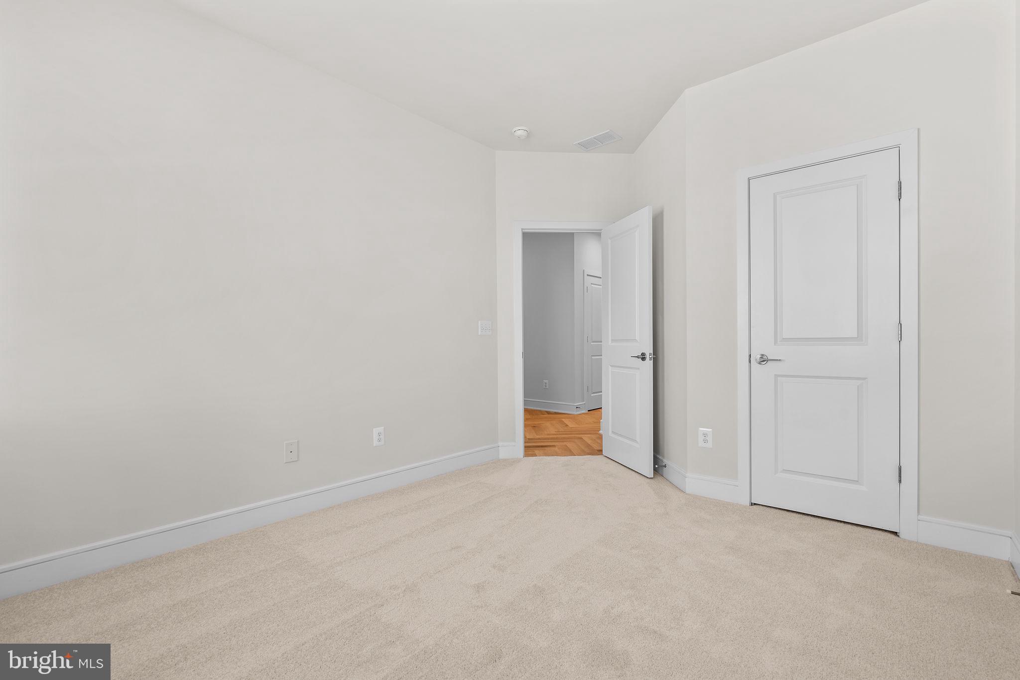 42125 PICASSO SQUARE