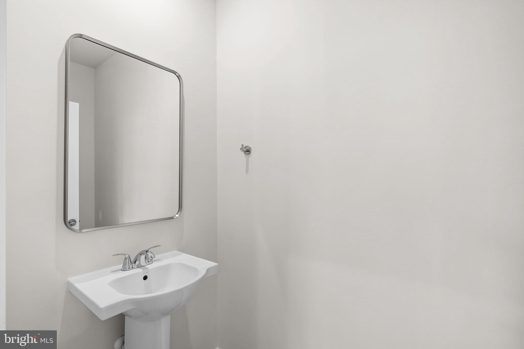 42125 PICASSO SQUARE