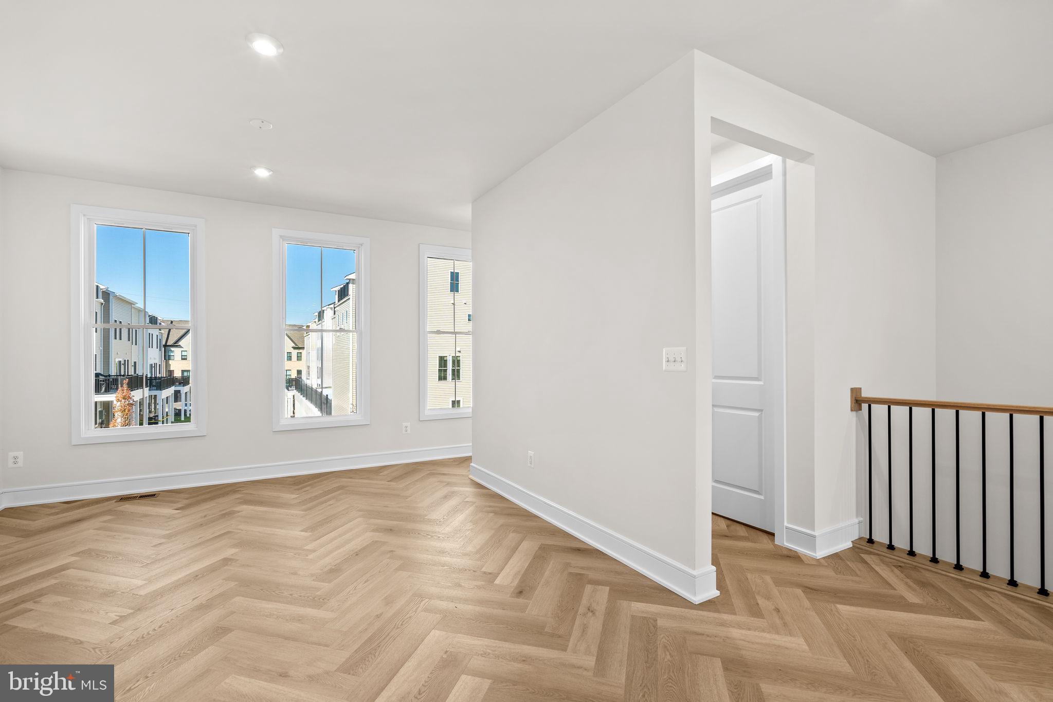 42125 PICASSO SQUARE