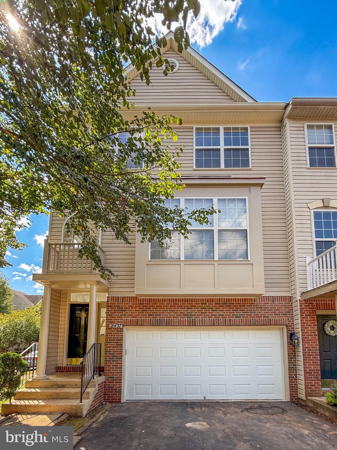 21457 TAMARACK RIDGE SQUARE