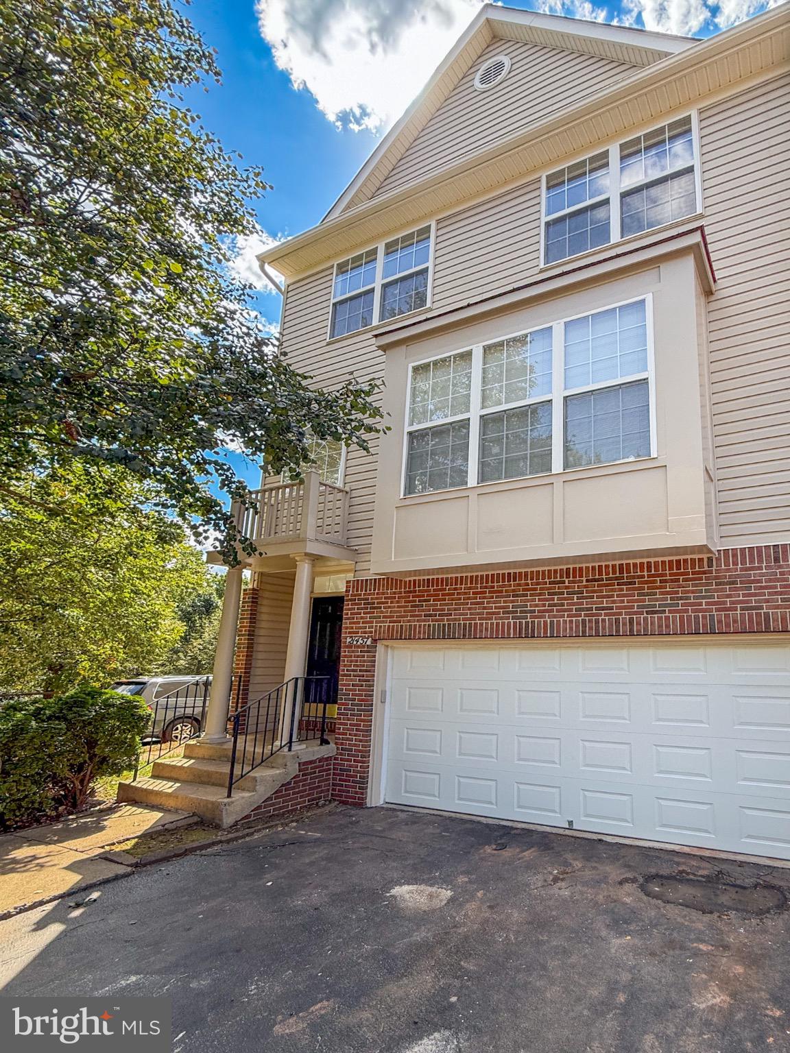 21457 TAMARACK RIDGE SQUARE