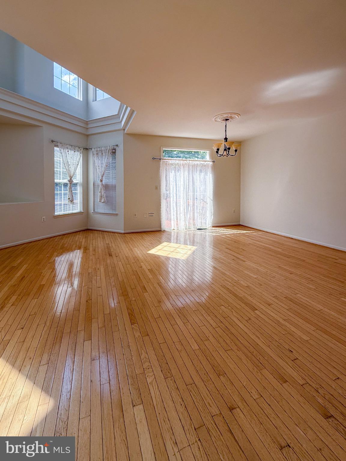 21457 TAMARACK RIDGE SQUARE