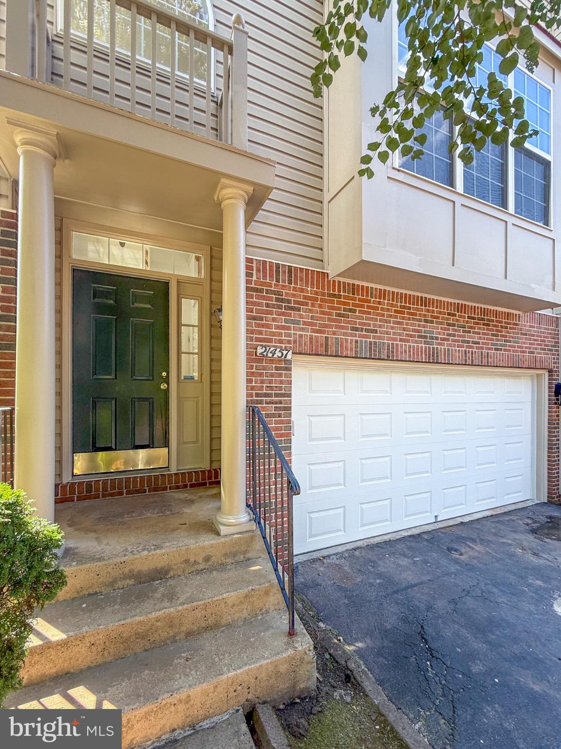 21457 TAMARACK RIDGE SQUARE