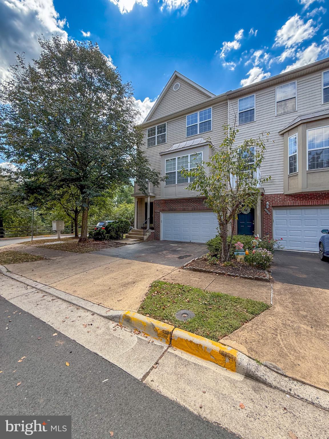 21457 TAMARACK RIDGE SQUARE