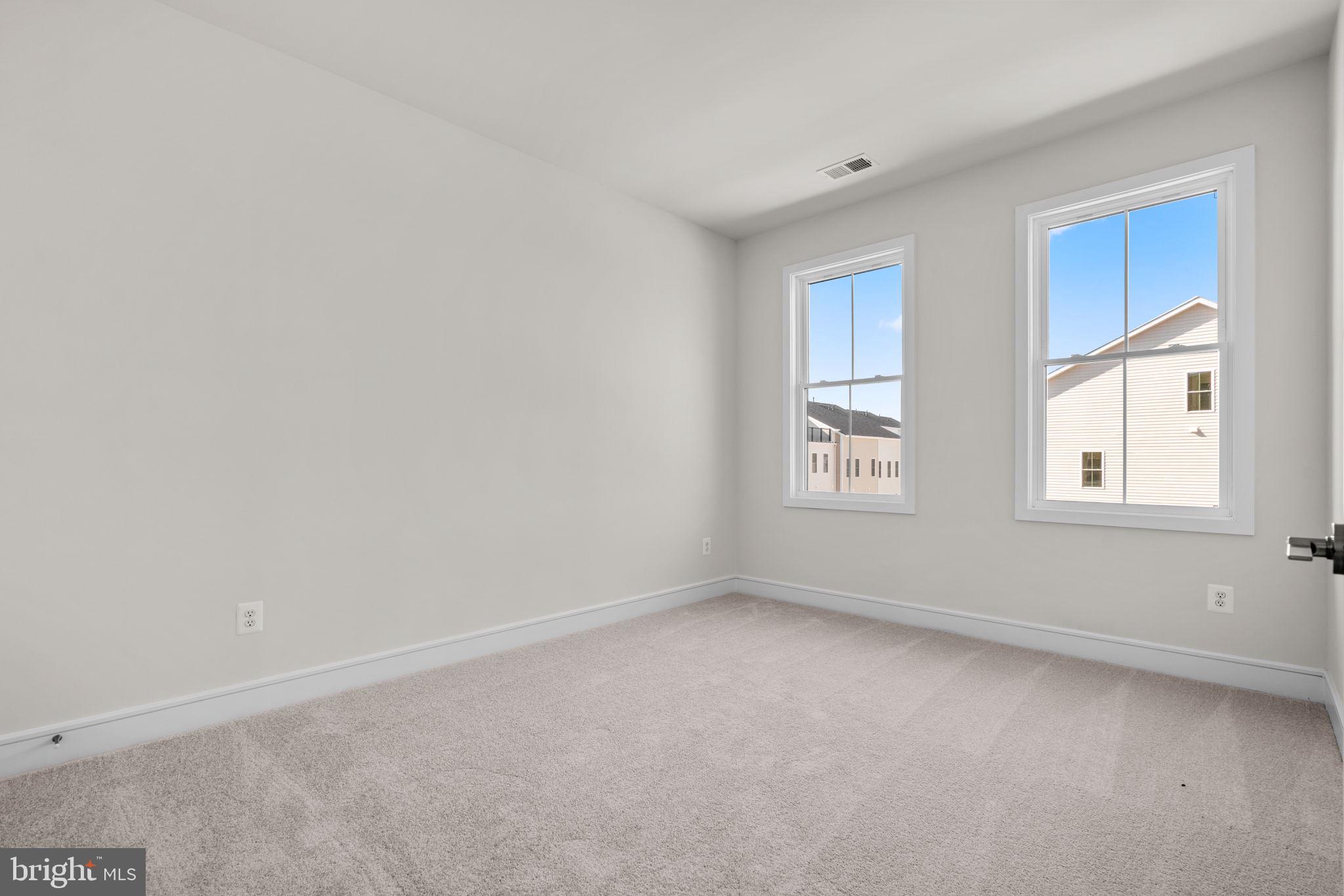 42129 PICASSO SQUARE