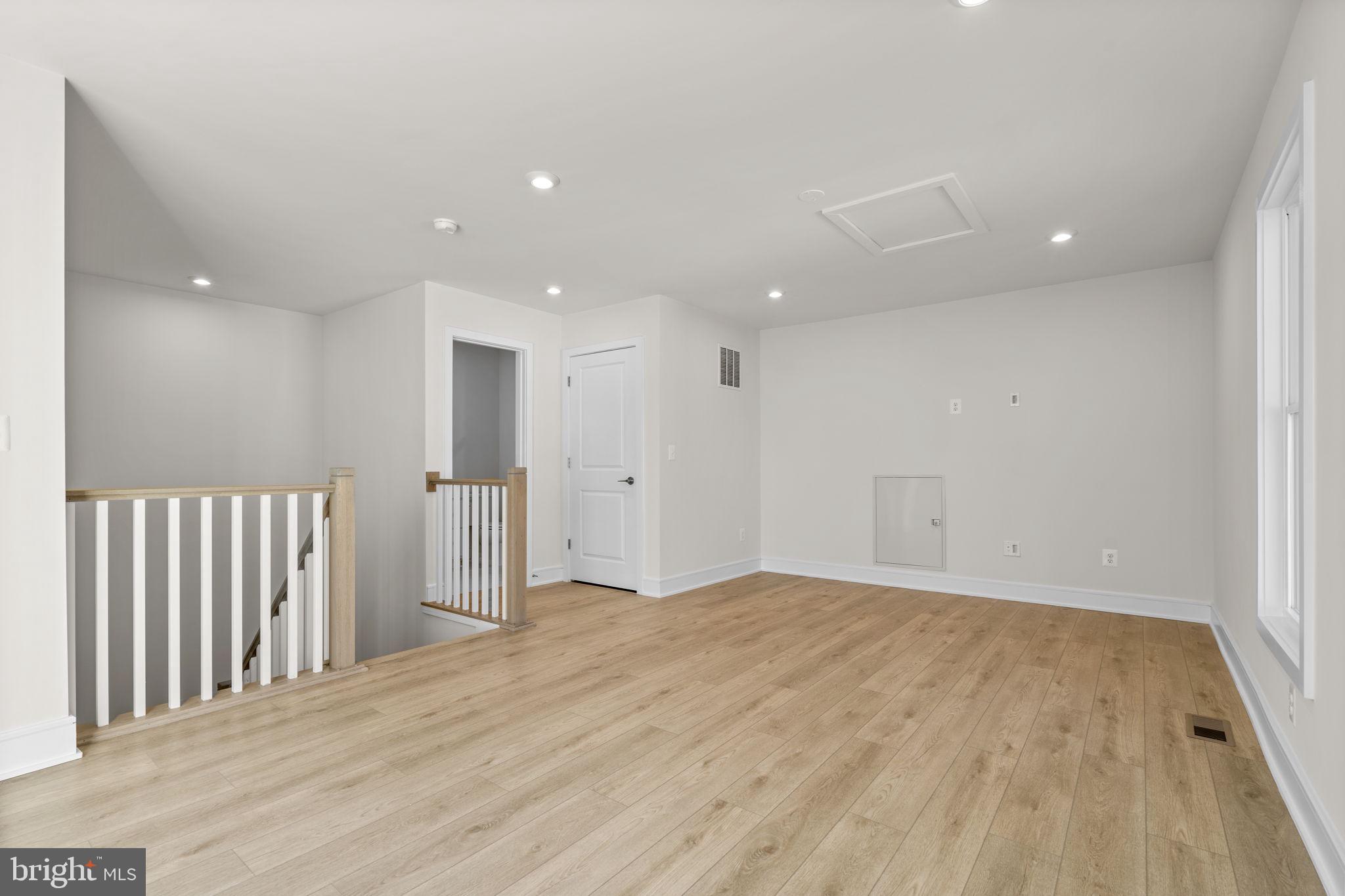 42129 PICASSO SQUARE