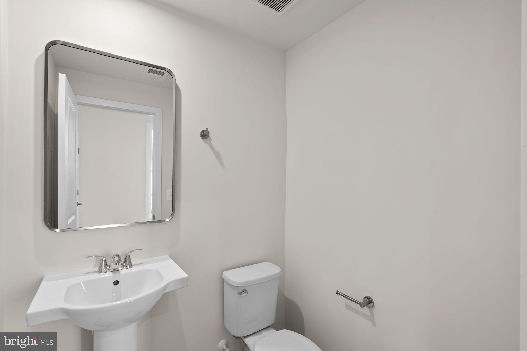 42129 PICASSO SQUARE