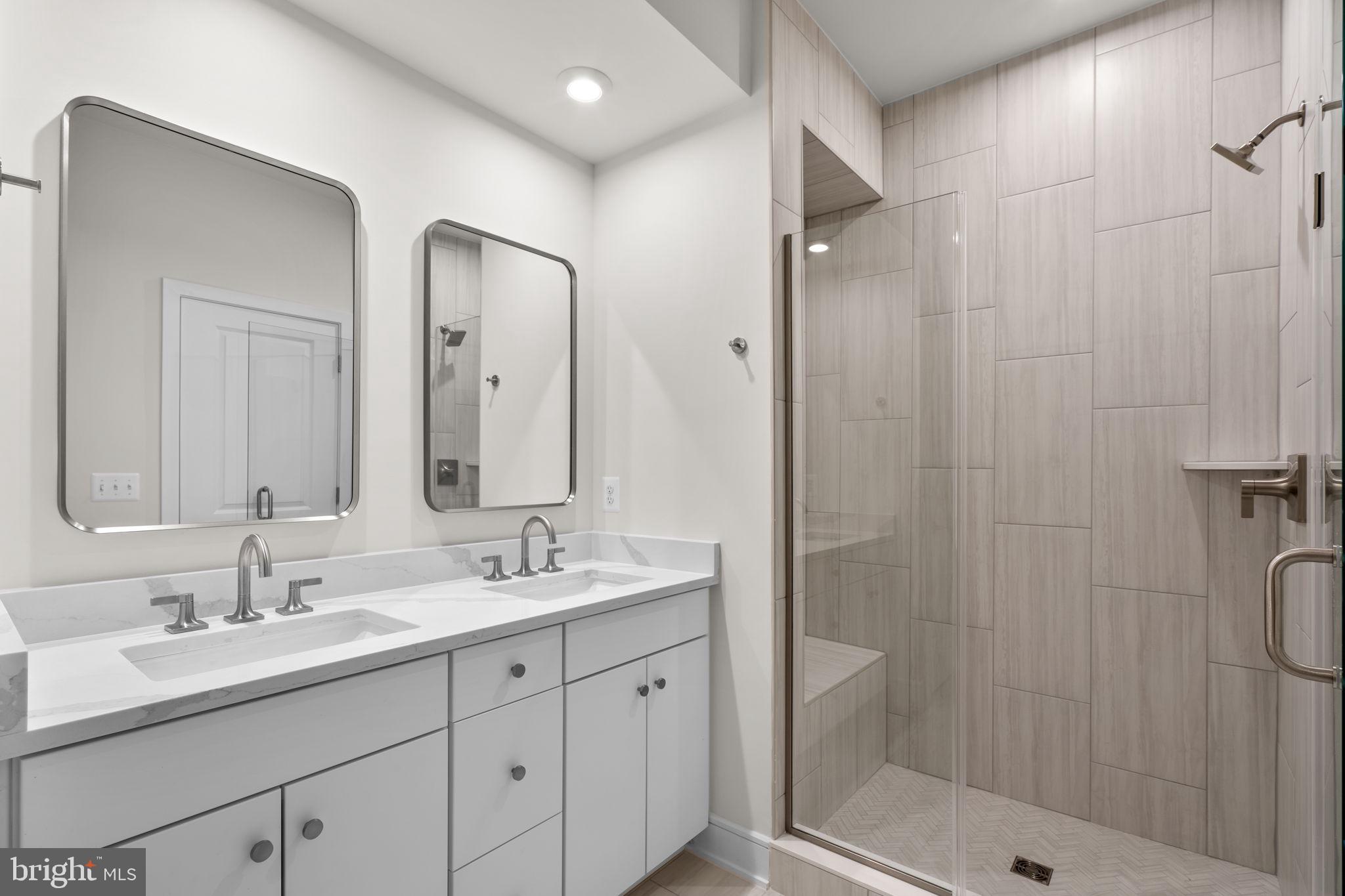 42129 PICASSO SQUARE