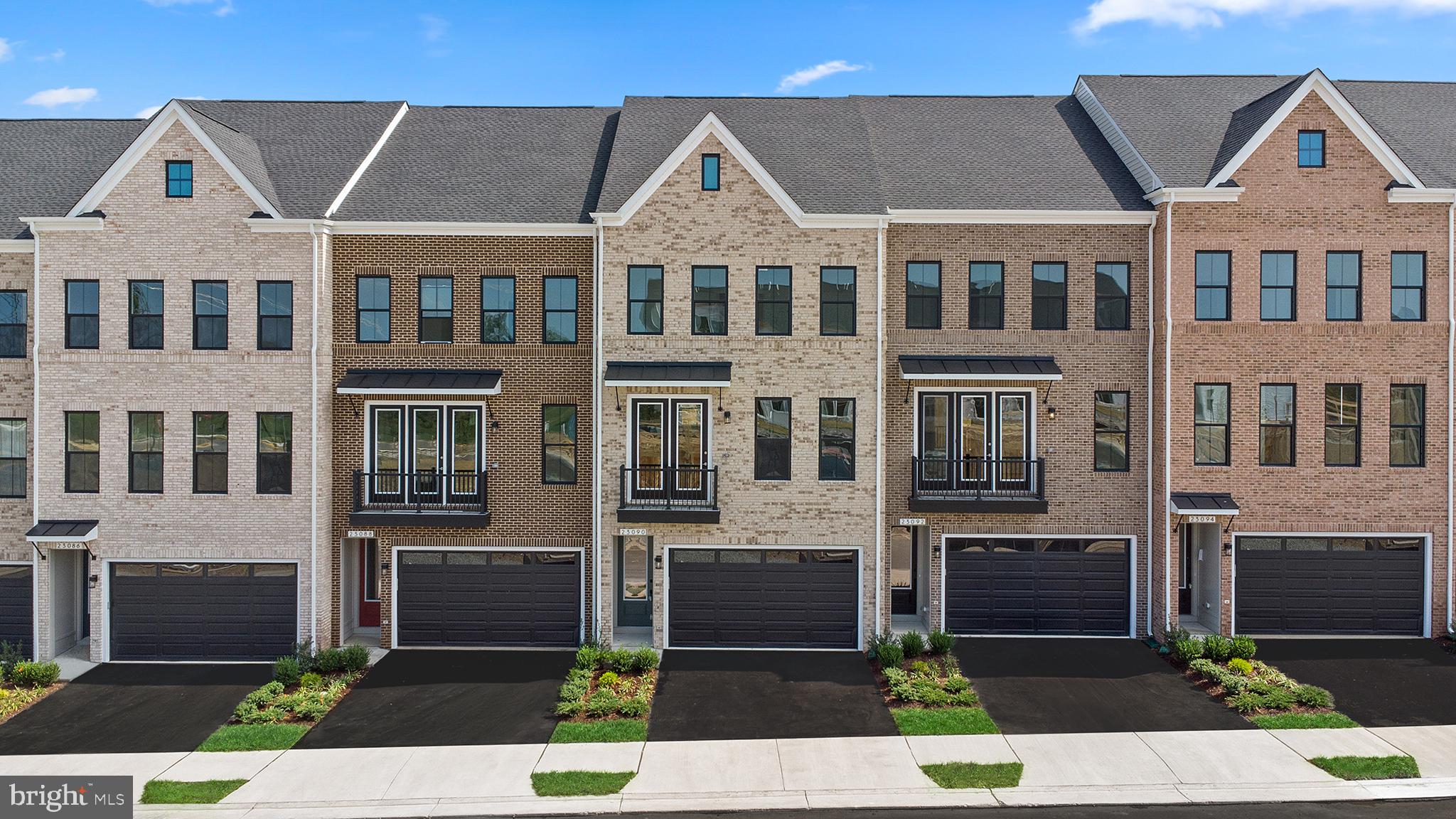 42129 PICASSO SQUARE