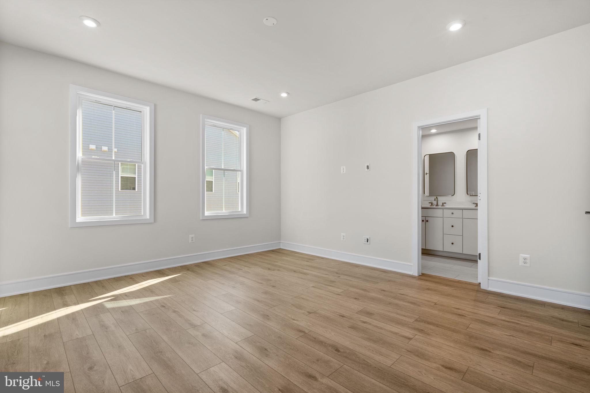 42129 PICASSO SQUARE