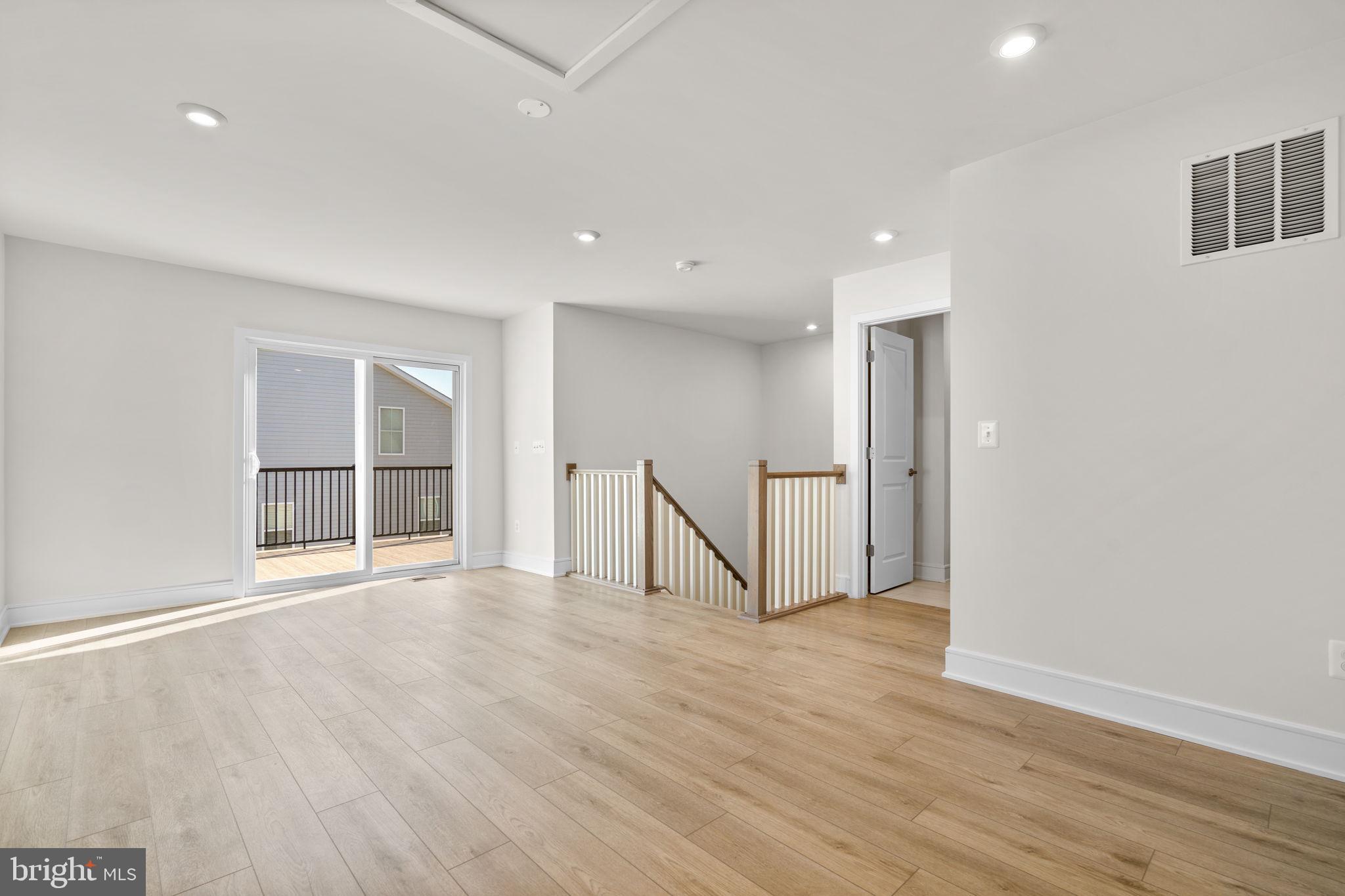 42129 PICASSO SQUARE