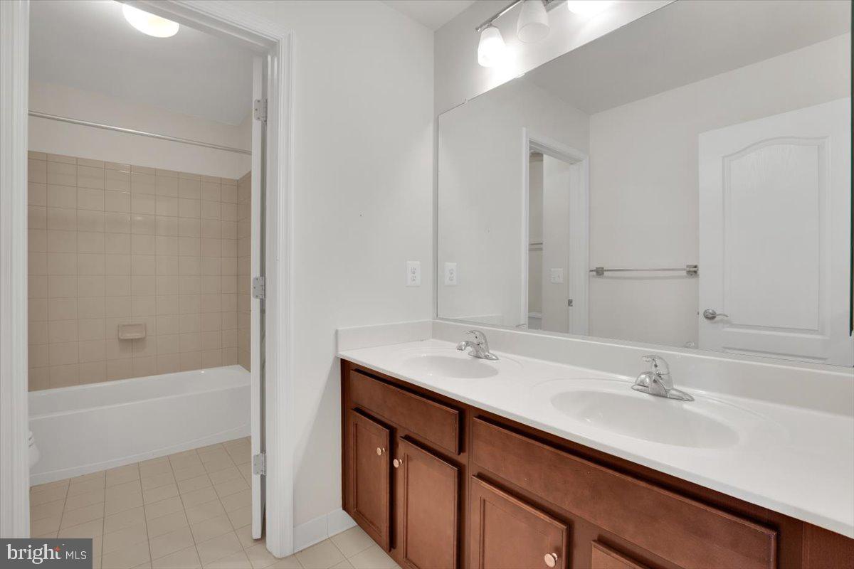 42406 BENFOLD SQUARE