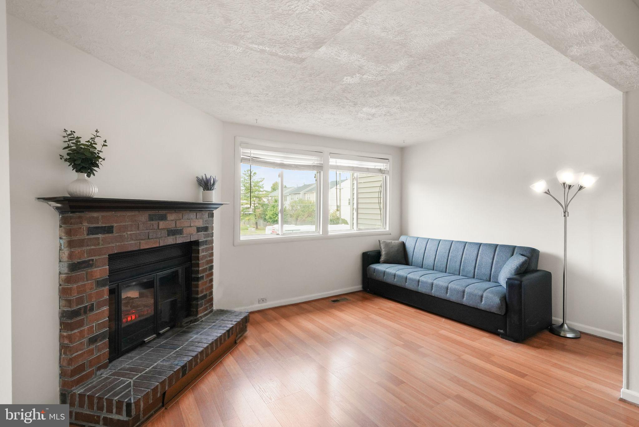 735 BRETHOUR COURT 4