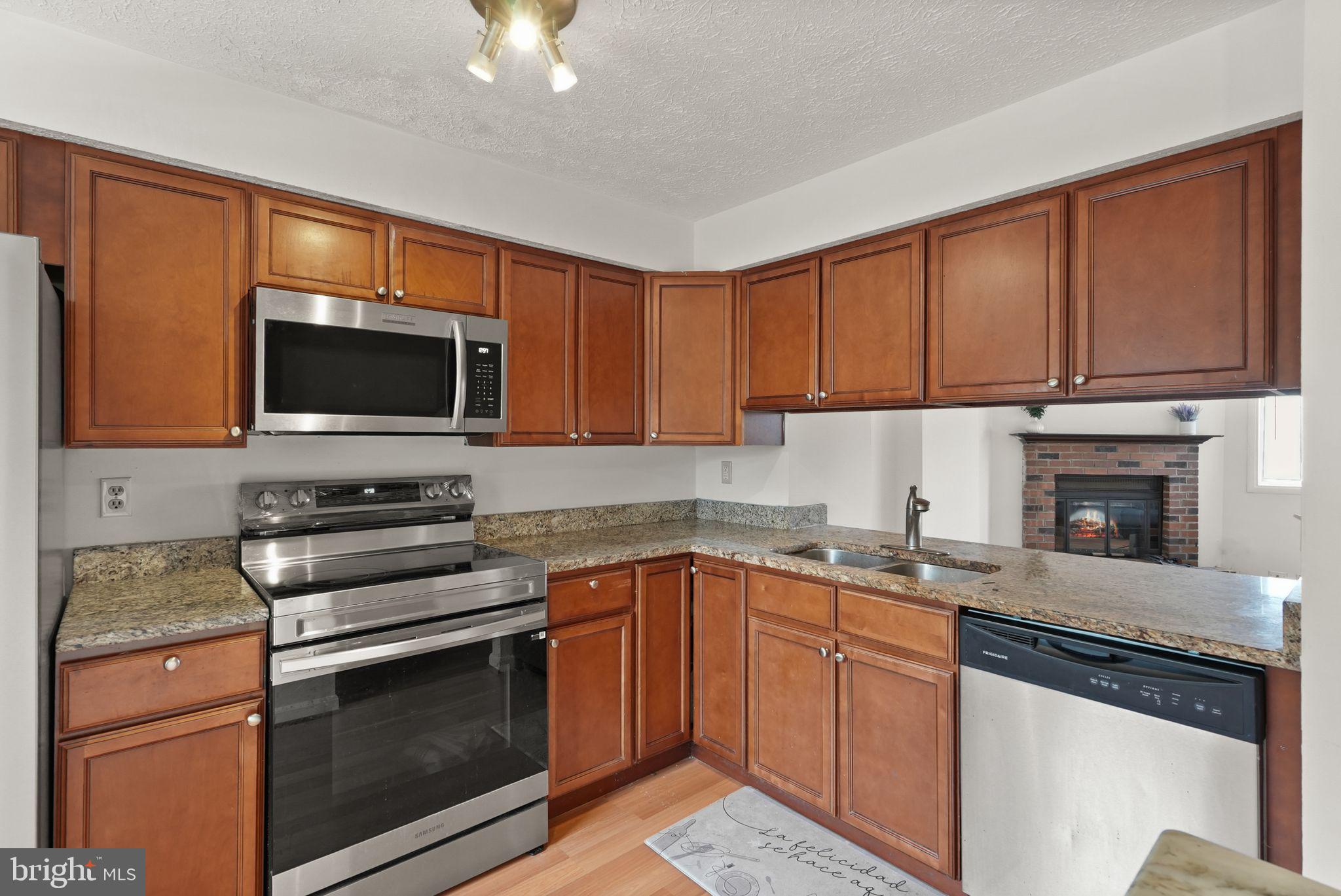 735 BRETHOUR COURT 4