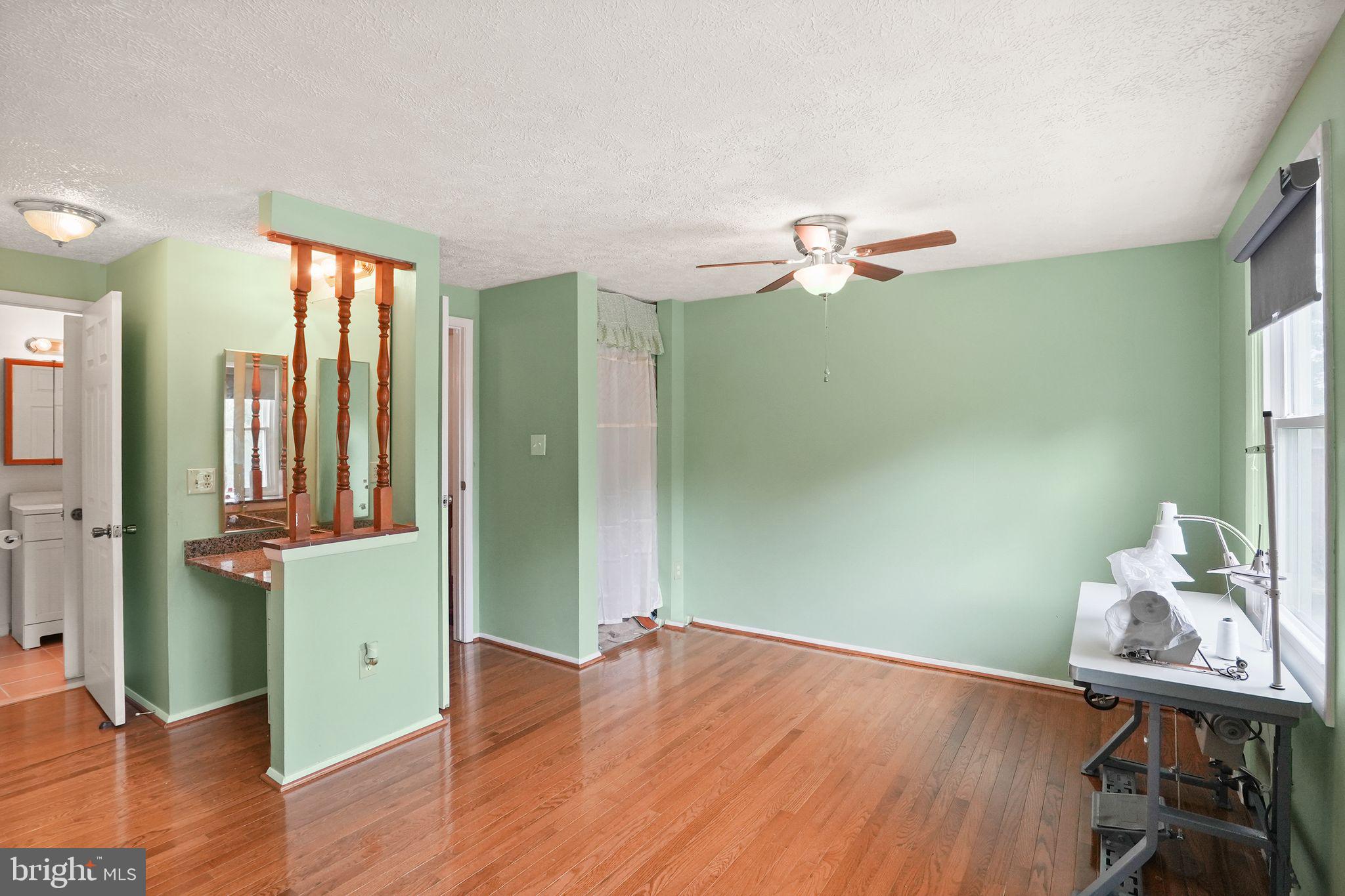 735 BRETHOUR COURT 4